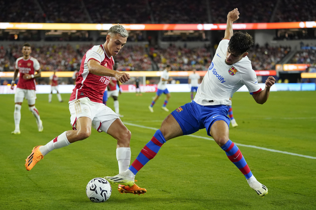 Leandro Trossard at the double as Gunners down Barcelona in Los Angeles
