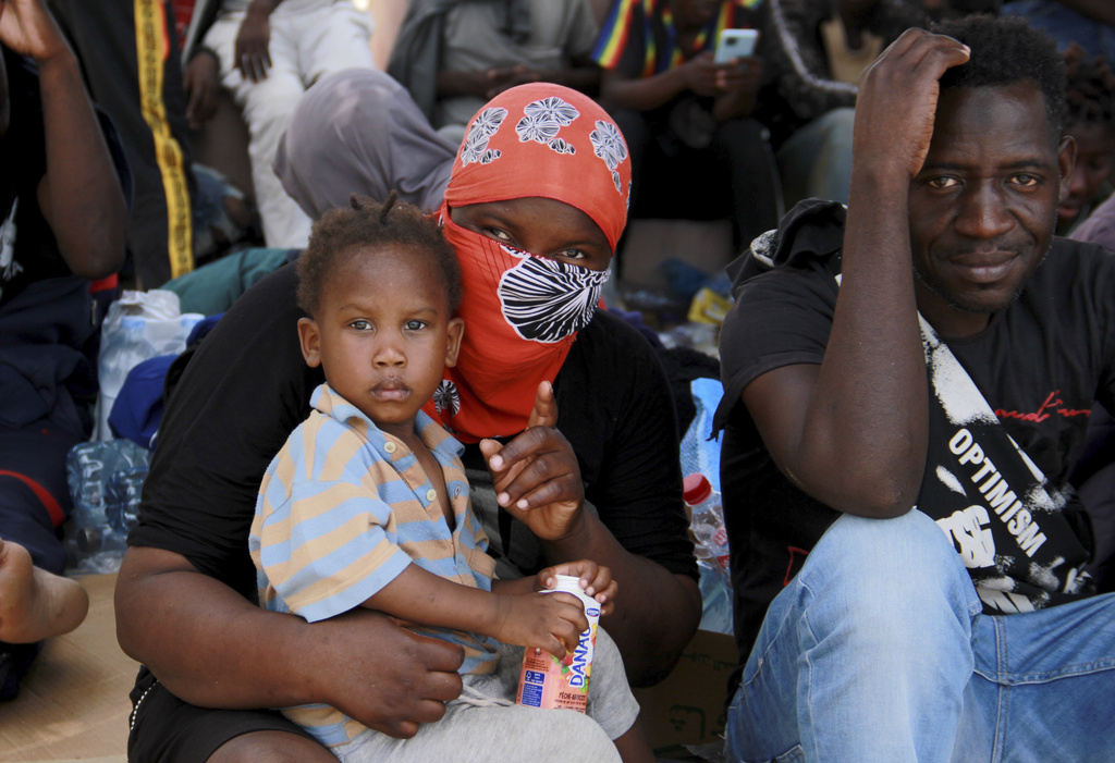 At least 2 migrants found dead at Tunisia-Algeria border