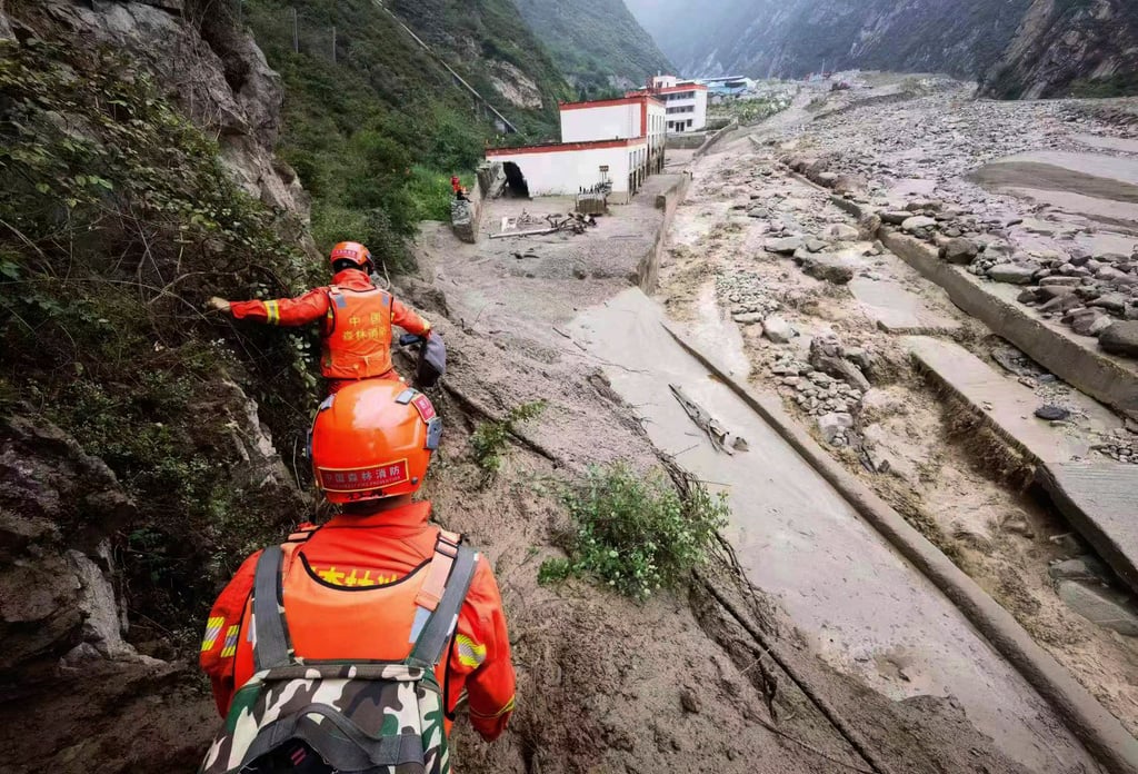 1 Dead, 7 Missing In Central China Highway Landslide | FMT