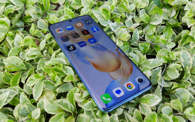 Honor 90 Lite: A midranger with a 100MP camera and 90Hz display, priced at  RM1,099 - SoyaCincau