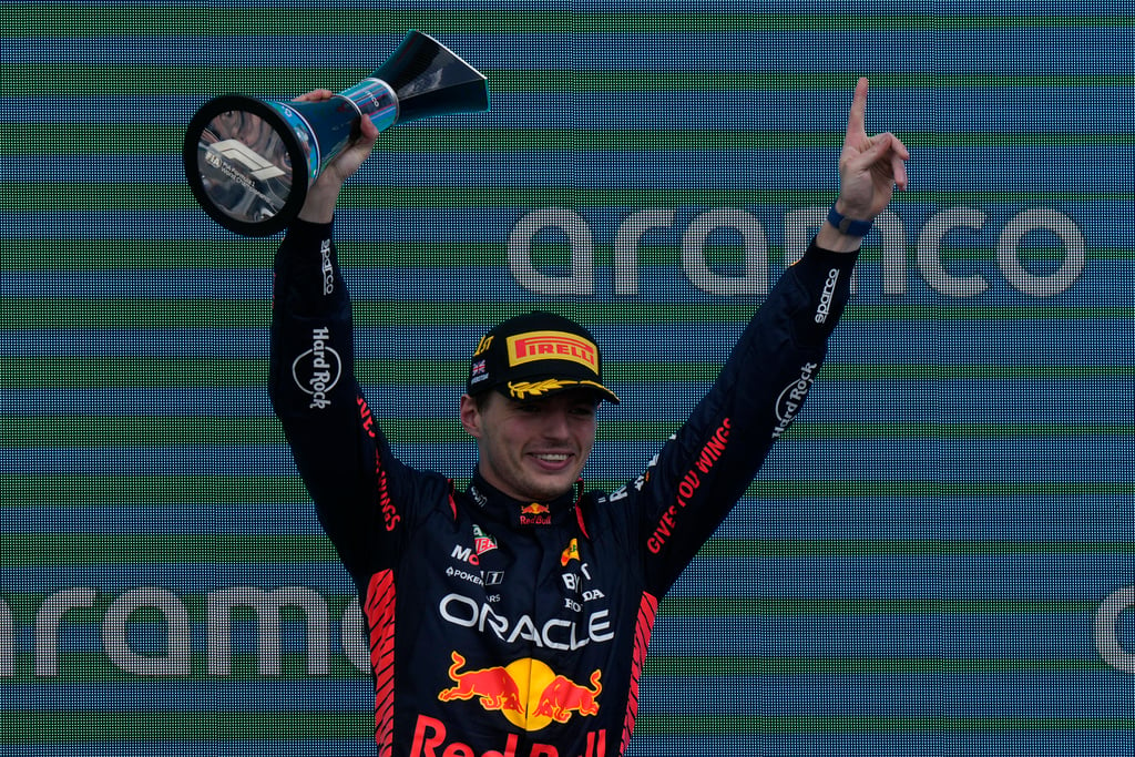 Verstappen reels off sixth straight win at Silverstone | Free Malaysia ...