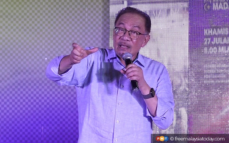 I feel sorry for PAS, says Anwar