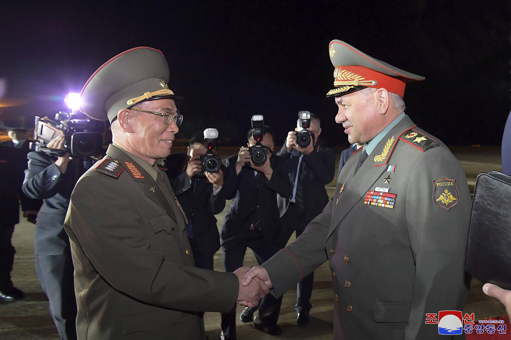 Pyongyang Gives Russian Military Delegation ‘warm Welcome’ | FMT