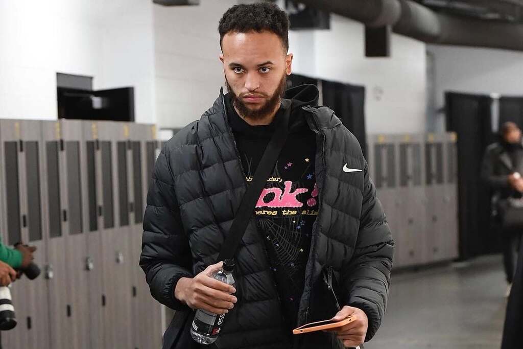 NBA player Kyle Anderson, born in New York, obtains Chinese