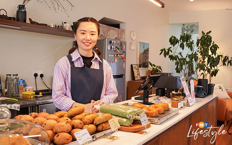 This Japanese toaster costs US$270. It only makes one slice at a