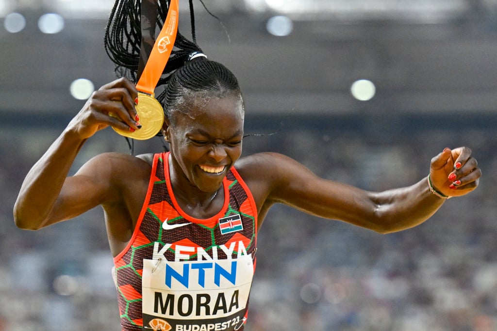 Fast-finishing Moraa takes 800m gold