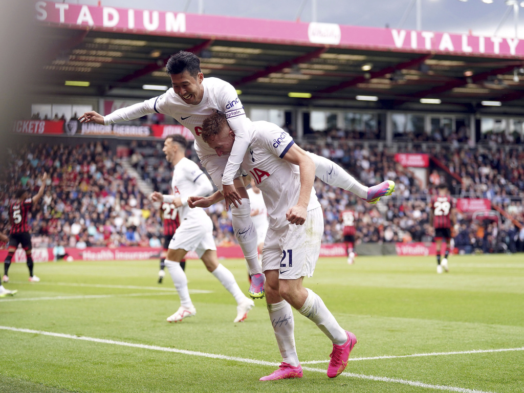 Tottenham beat Burnley to move two points ahead of Arsenal