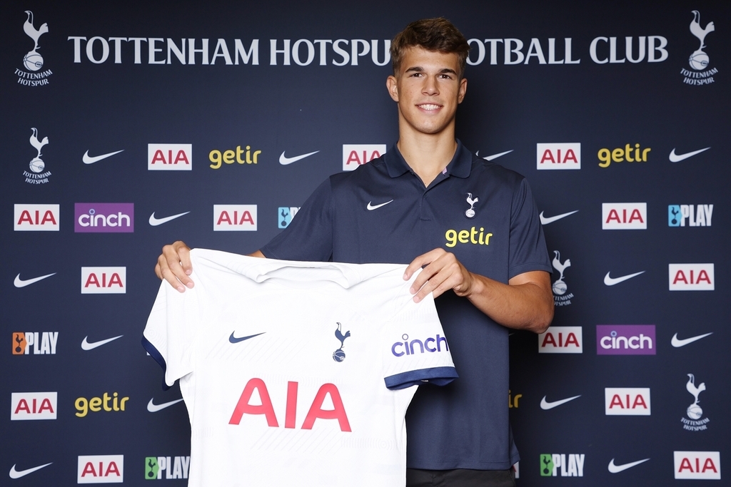 Croatian teen Vuskovic to join Tottenham in 2025