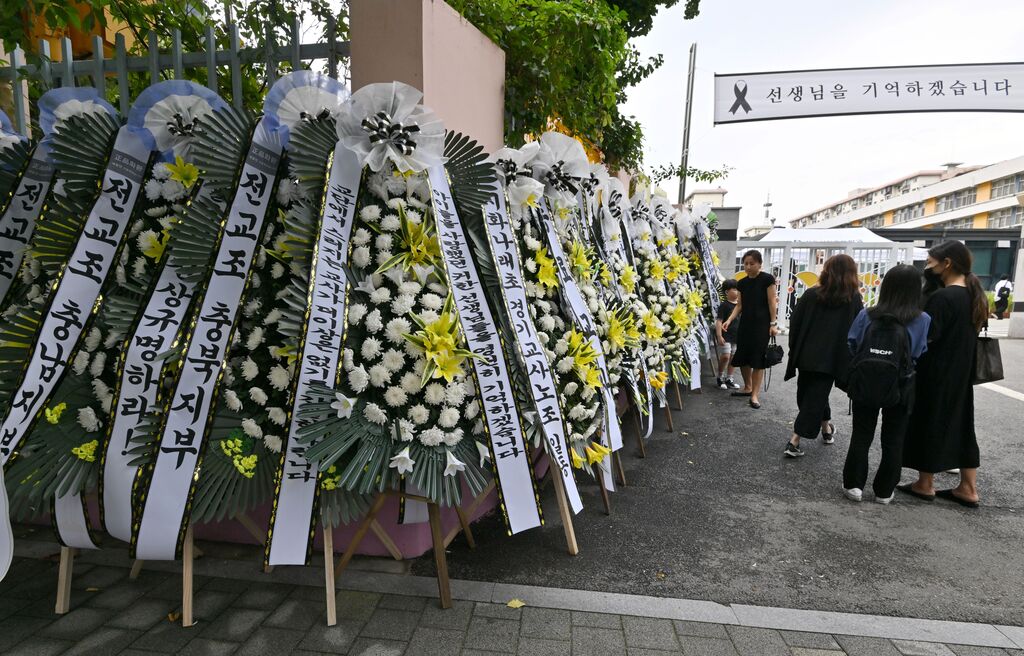 S. Korean teachers demand protection after colleague’s death