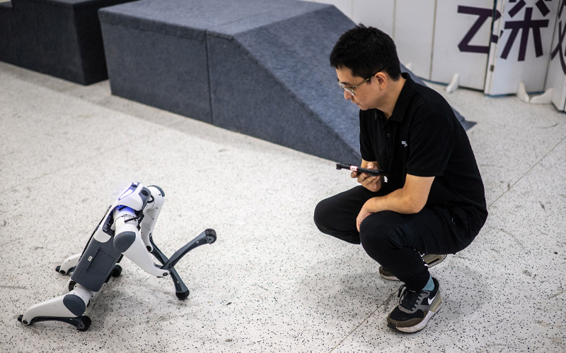 Hi, Robot: machines take over at China’s Asian Games