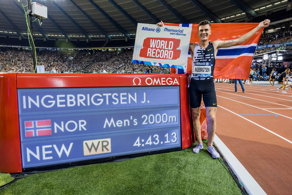 Ingebrigtsen Breaks 2,000m World Record In Brussels | FMT