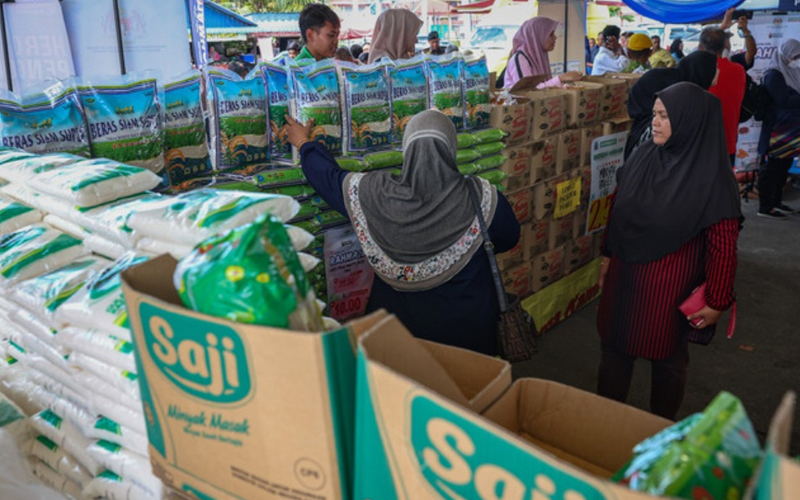 Imported rice goes on sale at Rahmah prices