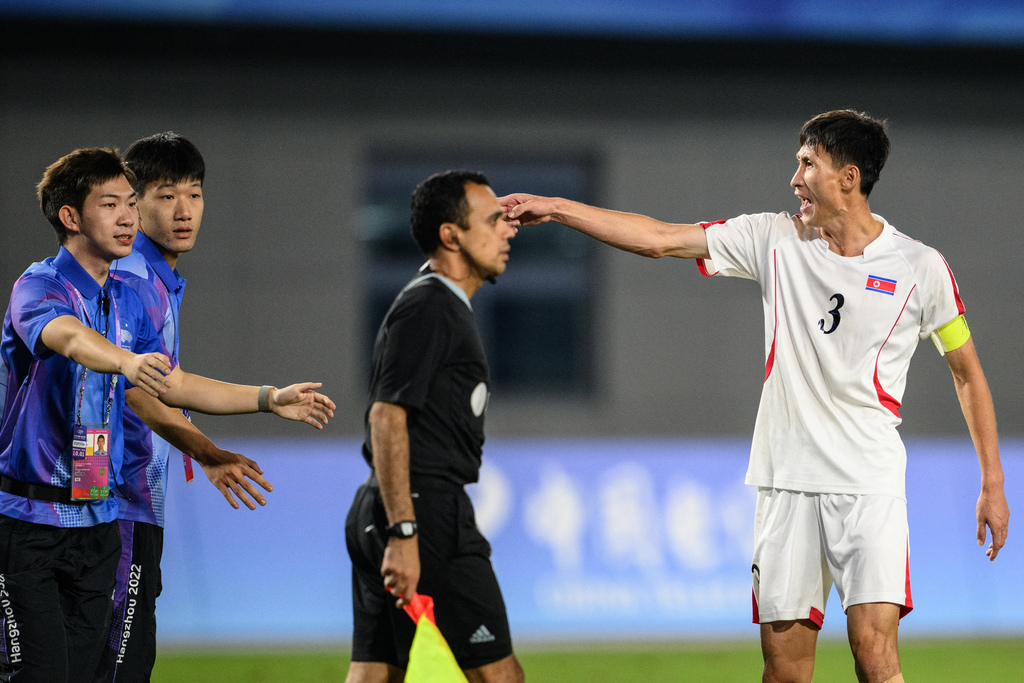 N. Korean footballers clash with referee after losing to Japan FMT