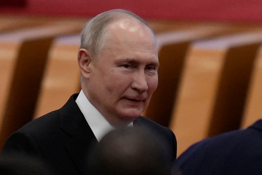 Putin Seen With Officers Carrying Russian Nuclear Briefcase | FMT