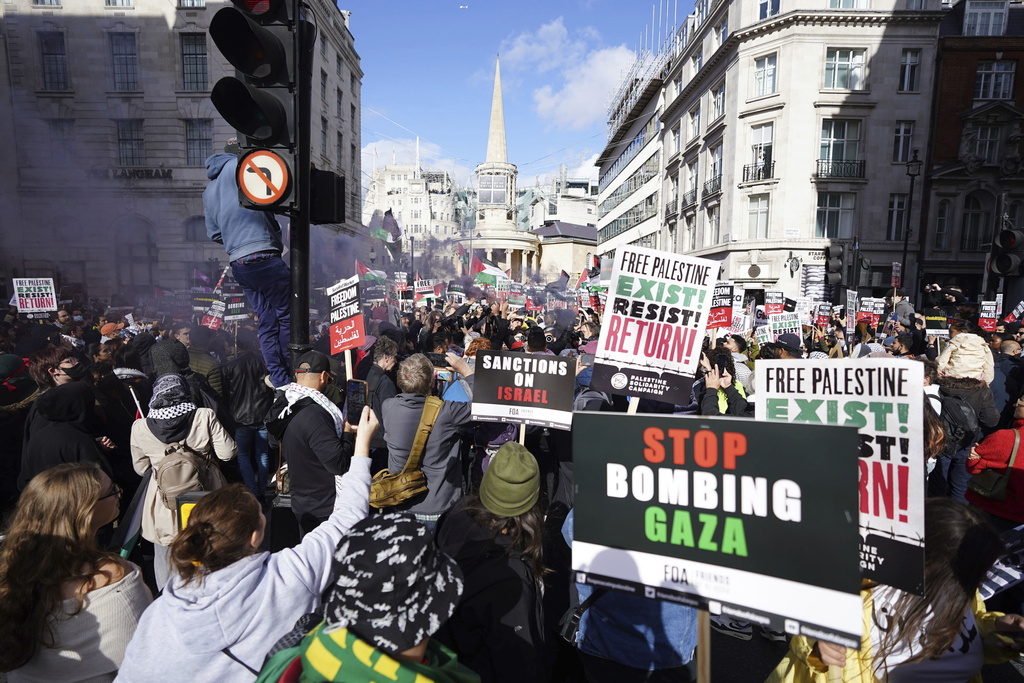 Pro-Palestinian protest draws thousands in London | FMT