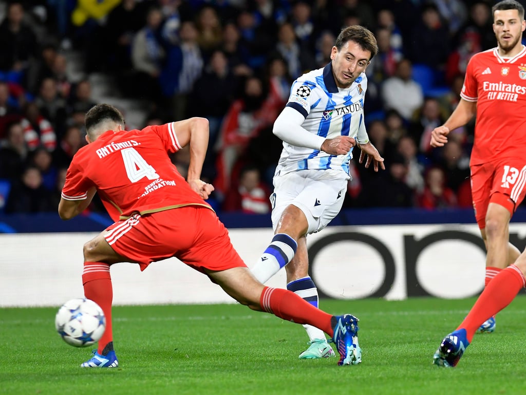Real Sociedad outclass Benfica 3-1 to edge closer to last 16