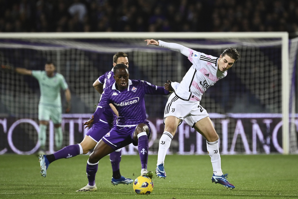 Juve park the bus after Miretti's early goal to top Fiorentina - Black &  White & Read All Over