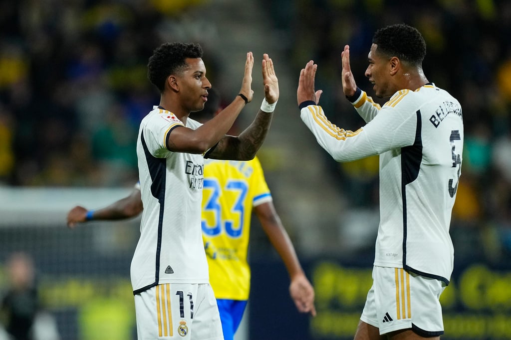 Rodrygo double helps Real Madrid move top with 3-0 win at Cadiz