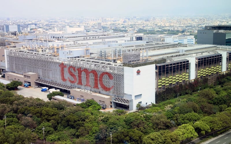 TSMC sales slump 7.5% on uneven tech recovery