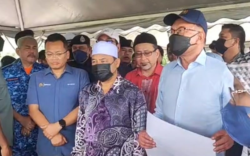 Anwar arrives in Kelantan to monitor flood situation | FMT