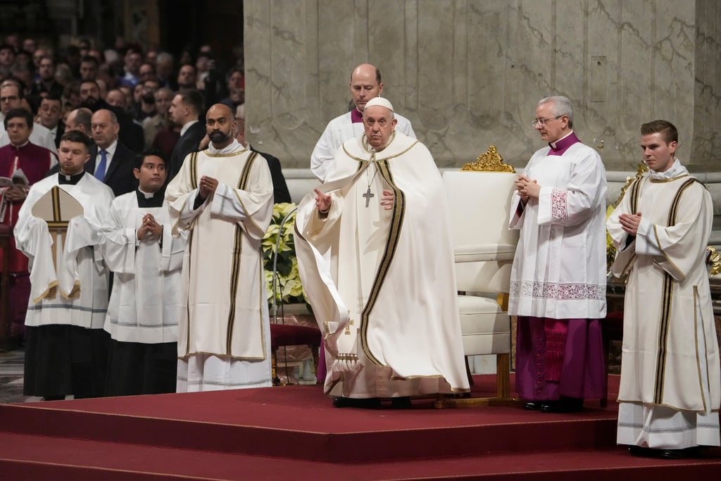 Pope Kicks Off Christmas Celebrations In Shadow Of Wars | FMT