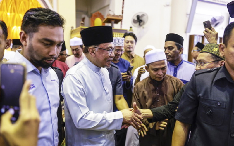 Don’t play up political sentiments, Anwar tells preachers