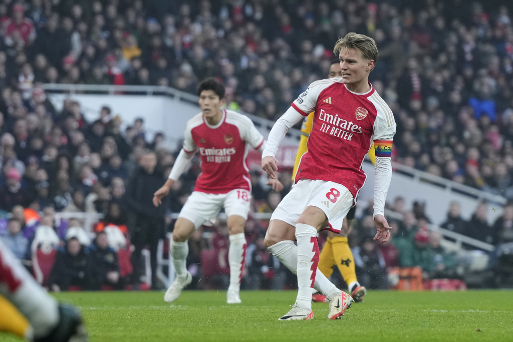 Image Result For Southampton Arsenal Martin Odegaard Scores Winner As