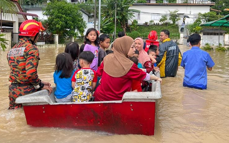 38 Murid, 6 Guru Tabika Terperangkap Banjir Diselamatkan | Free ...