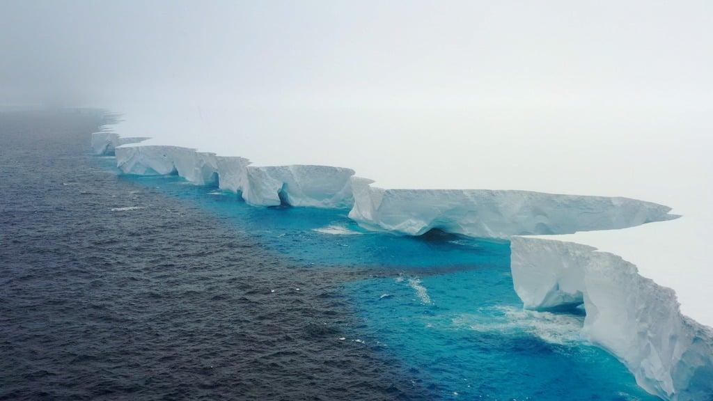 World’s biggest iceberg ‘battered’ by waves as it heads north | Free ...