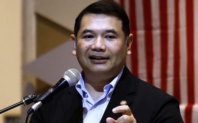 Kerajaan tak akan sewenangnya wajibkan Dasar Gaji Progresif, kata Rafizi