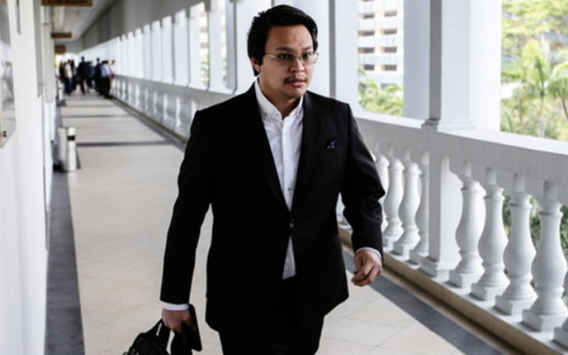 Terima rasuah RM1.77 juta, bekas setiausaha sulit kanan menteri diperintah bela diri