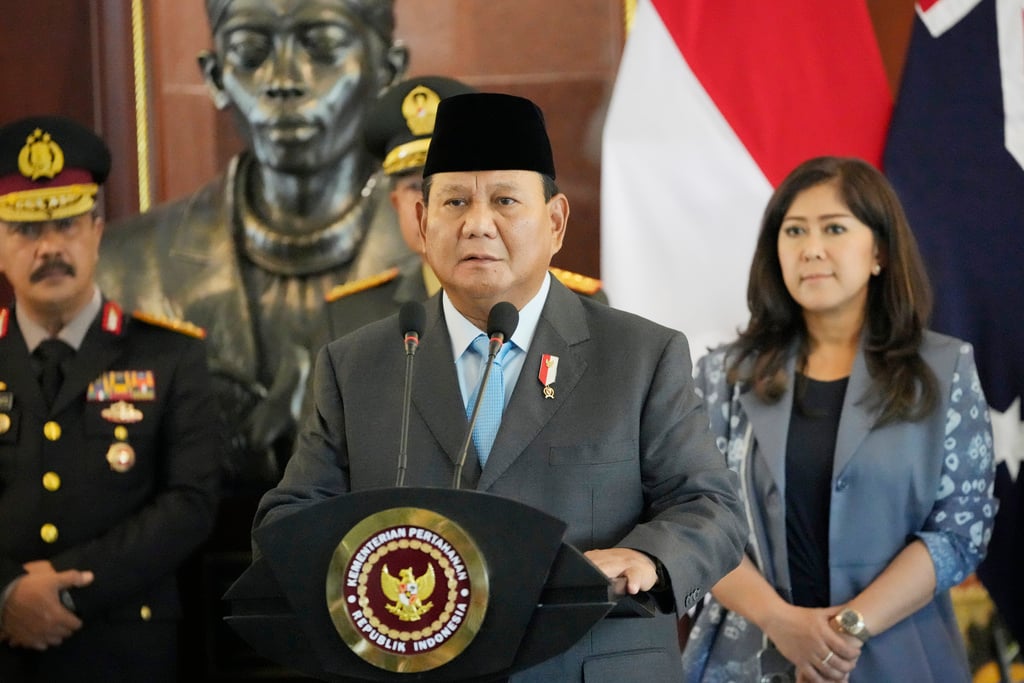 Prabowo eyes former bankers for Indonesian finance minister role