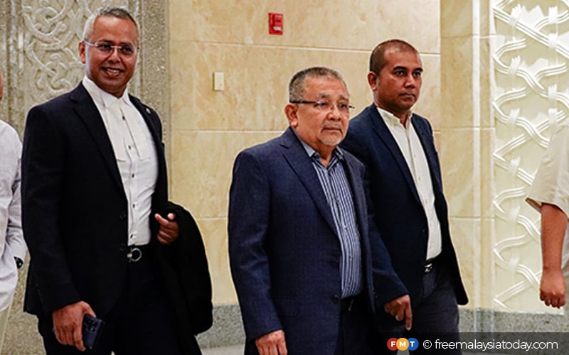 Isa Samad libéré de la corruption suite à l’achat d’un hôtel à Kuching