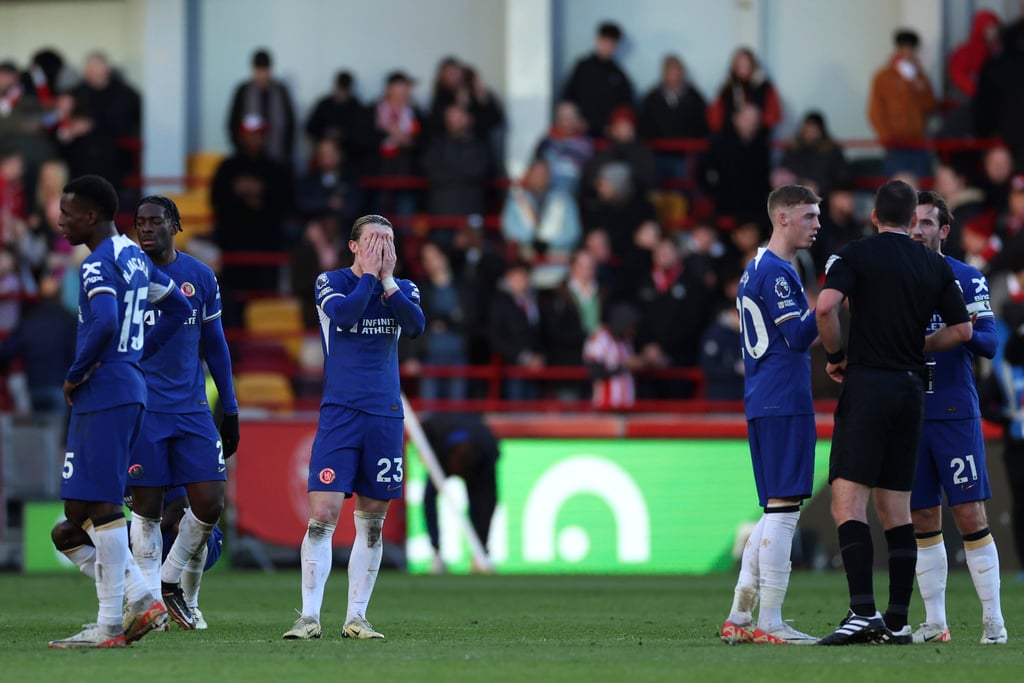 Late Disasi header rescues Chelsea in 2-2 draw at Brentford