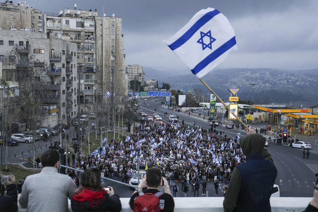 Thousands join Israeli hostage families in march on Jerusalem