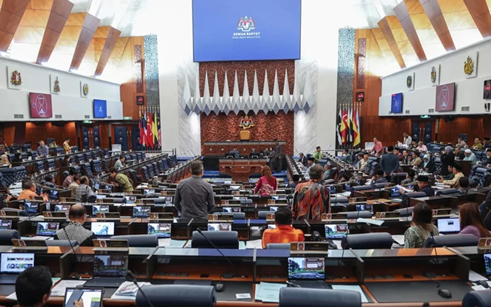 Dewan Rakyat Lulus RUU Kewarganegaraan | FMT