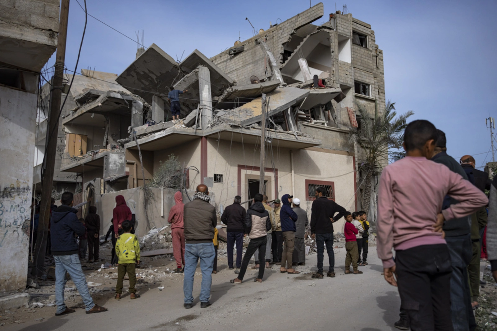 Israel kills at least 30 Palestinians in Rafah