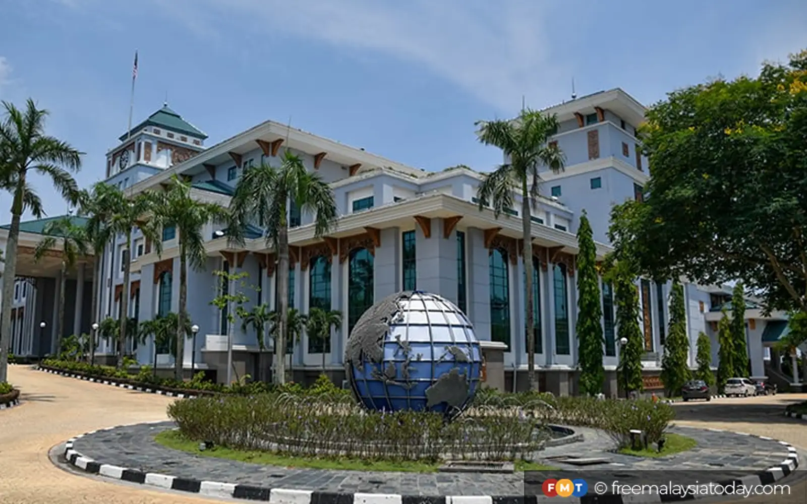 Wisma Putra ambil maklum laporan kapal tentera asing di perairan