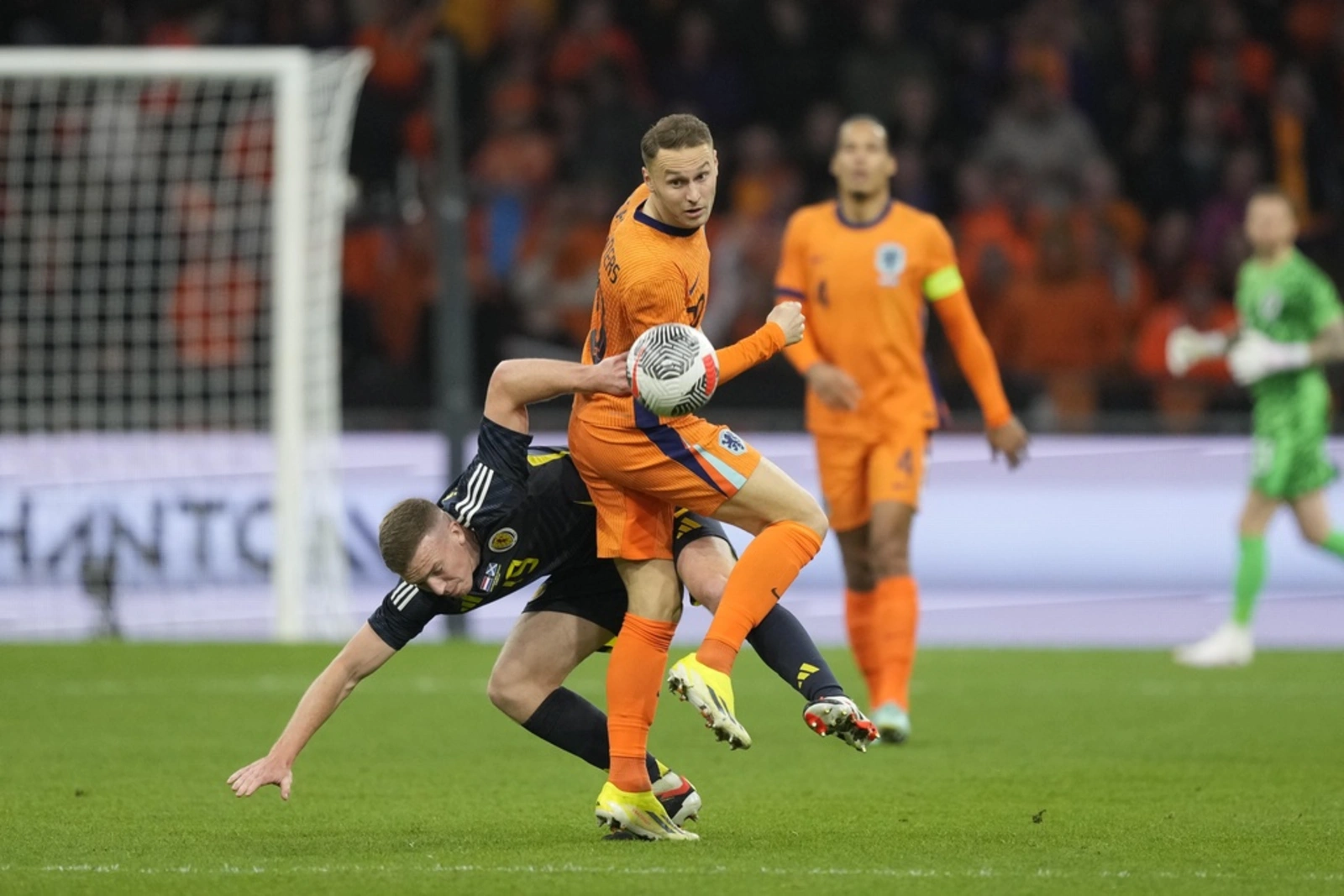 Sluggish start no bother for Dutch as they beat Scotland 4-0