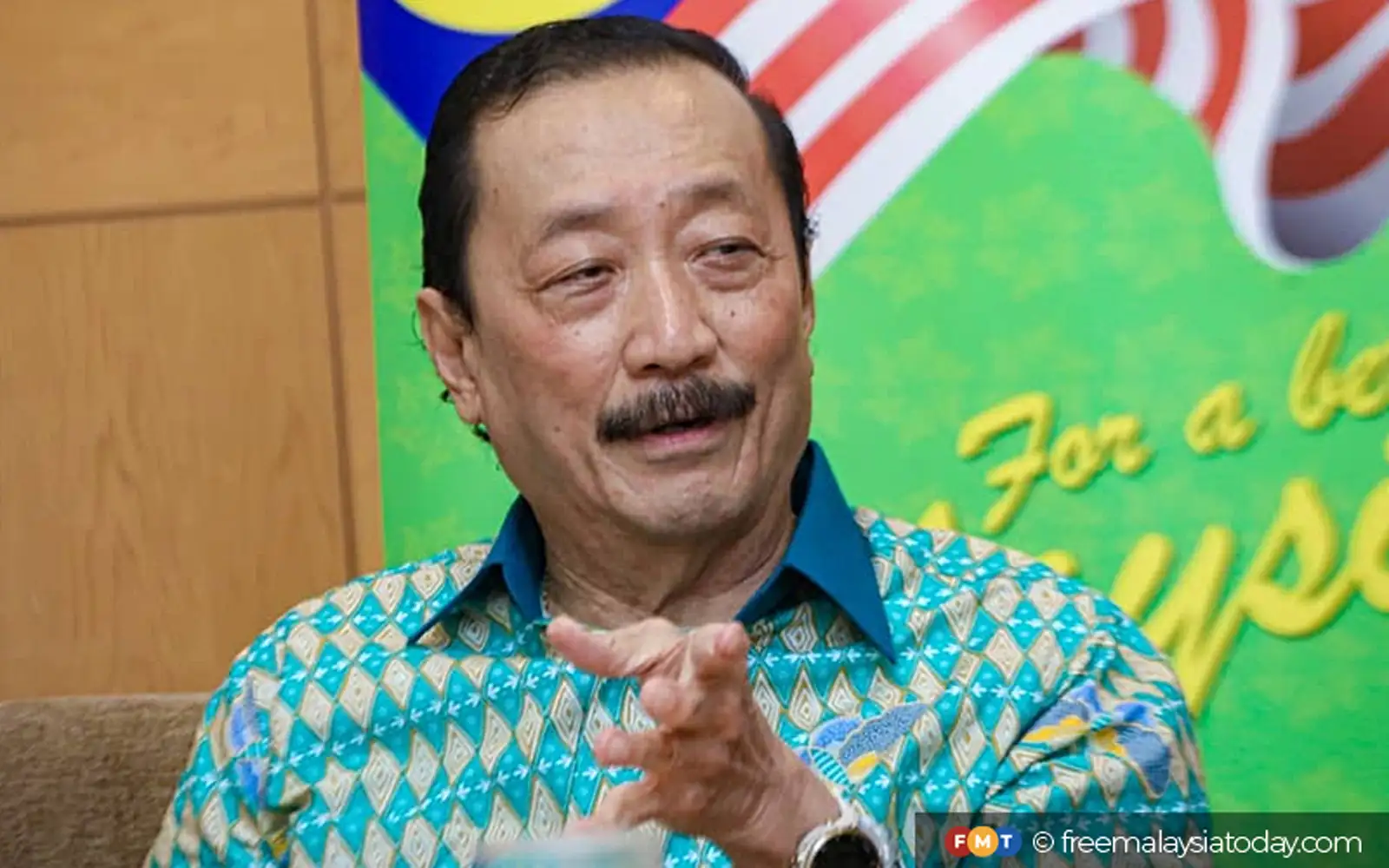 Vincent Tan bidas kerajaan Muhyiddin kerana desak rangkaian 5G tunggal