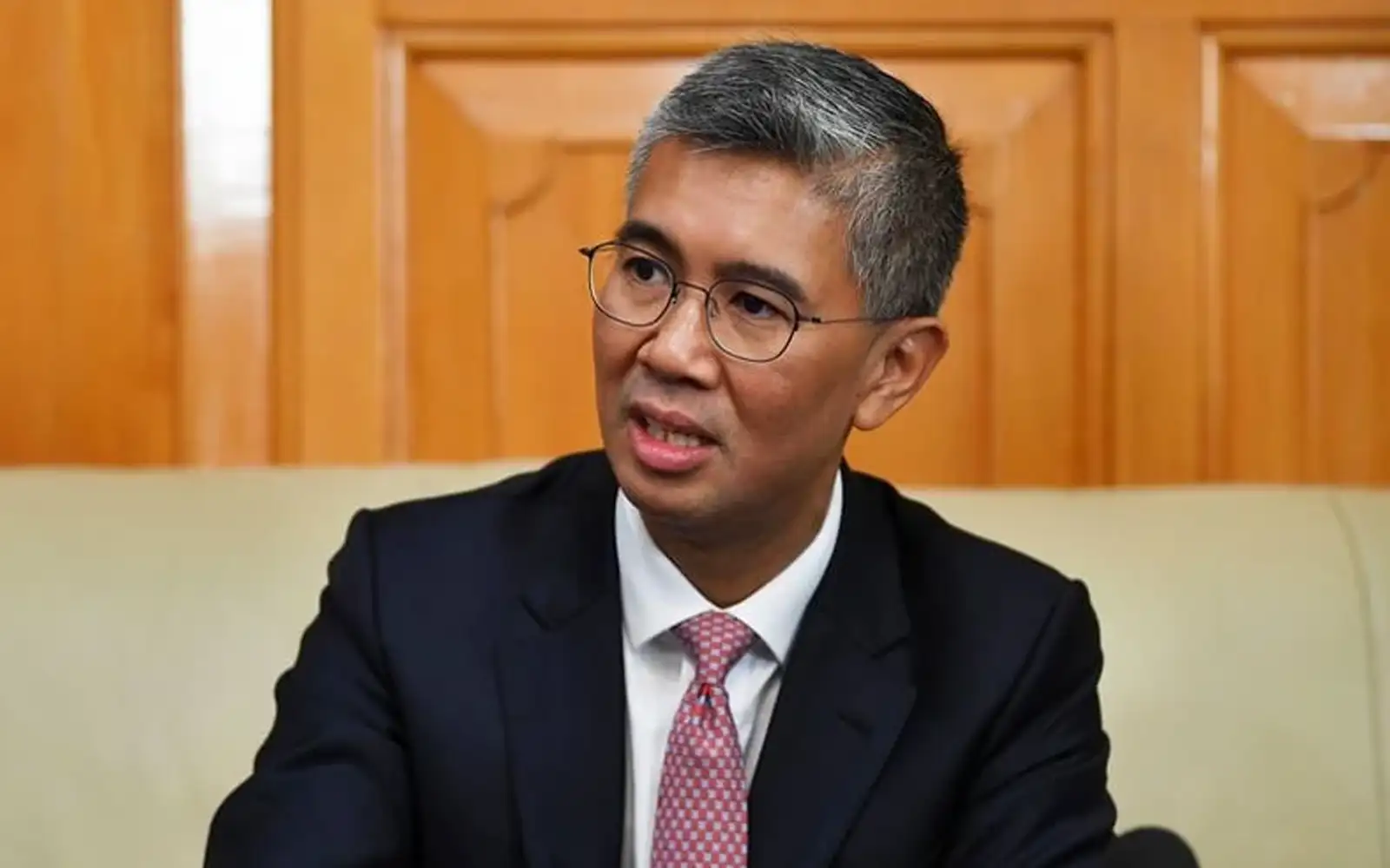 Tengku Zafrul asks to correct ‘inaccuracies’ in Zahid’s ‘house arrest ...