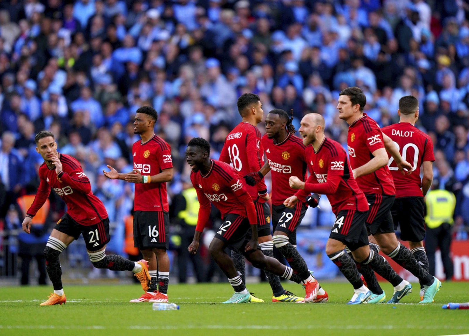 Man Utd win FA Cup thriller against Coventry on penalties | FMT