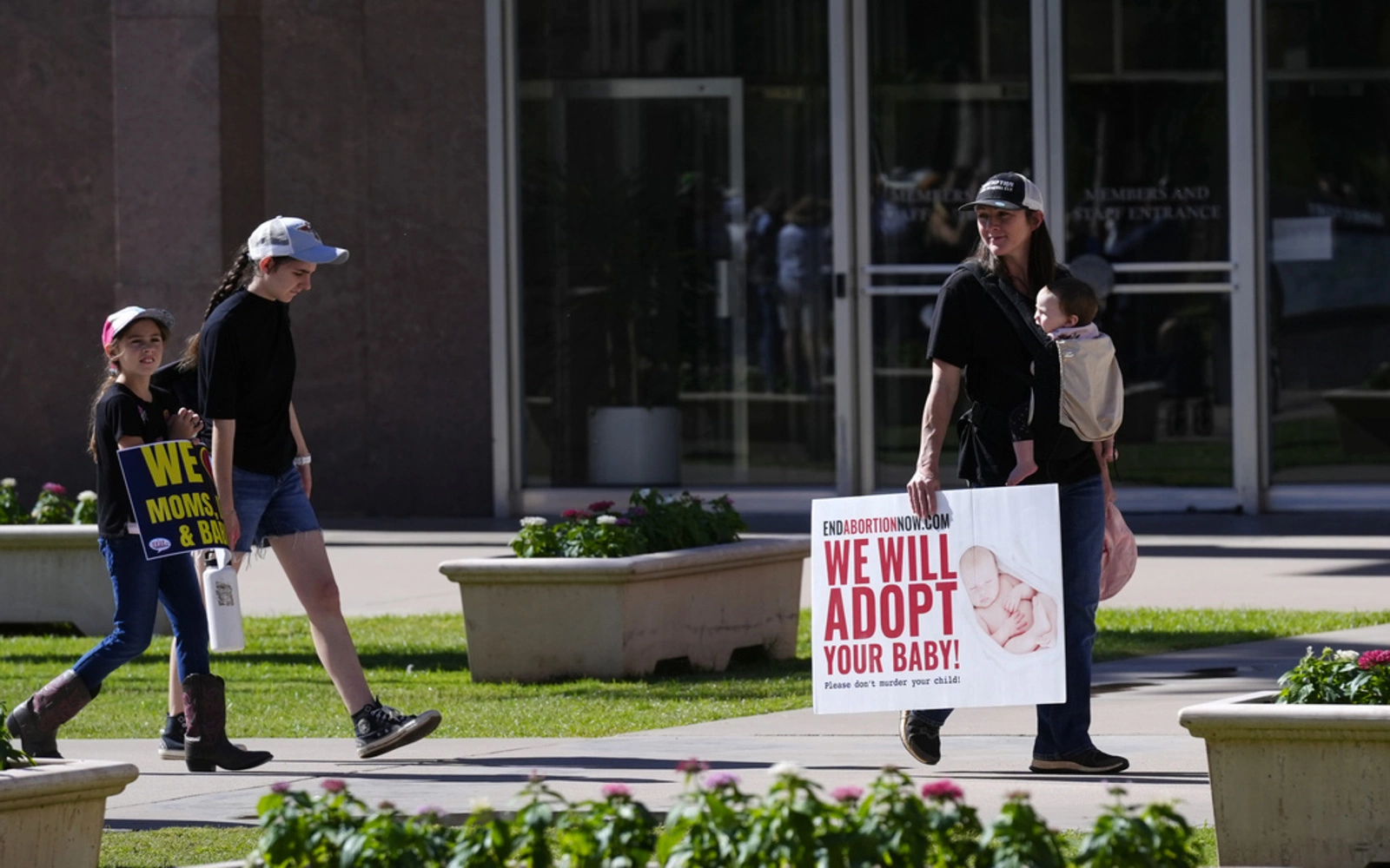 Arizona House lawmakers vote to repeal 1864 abortion ban