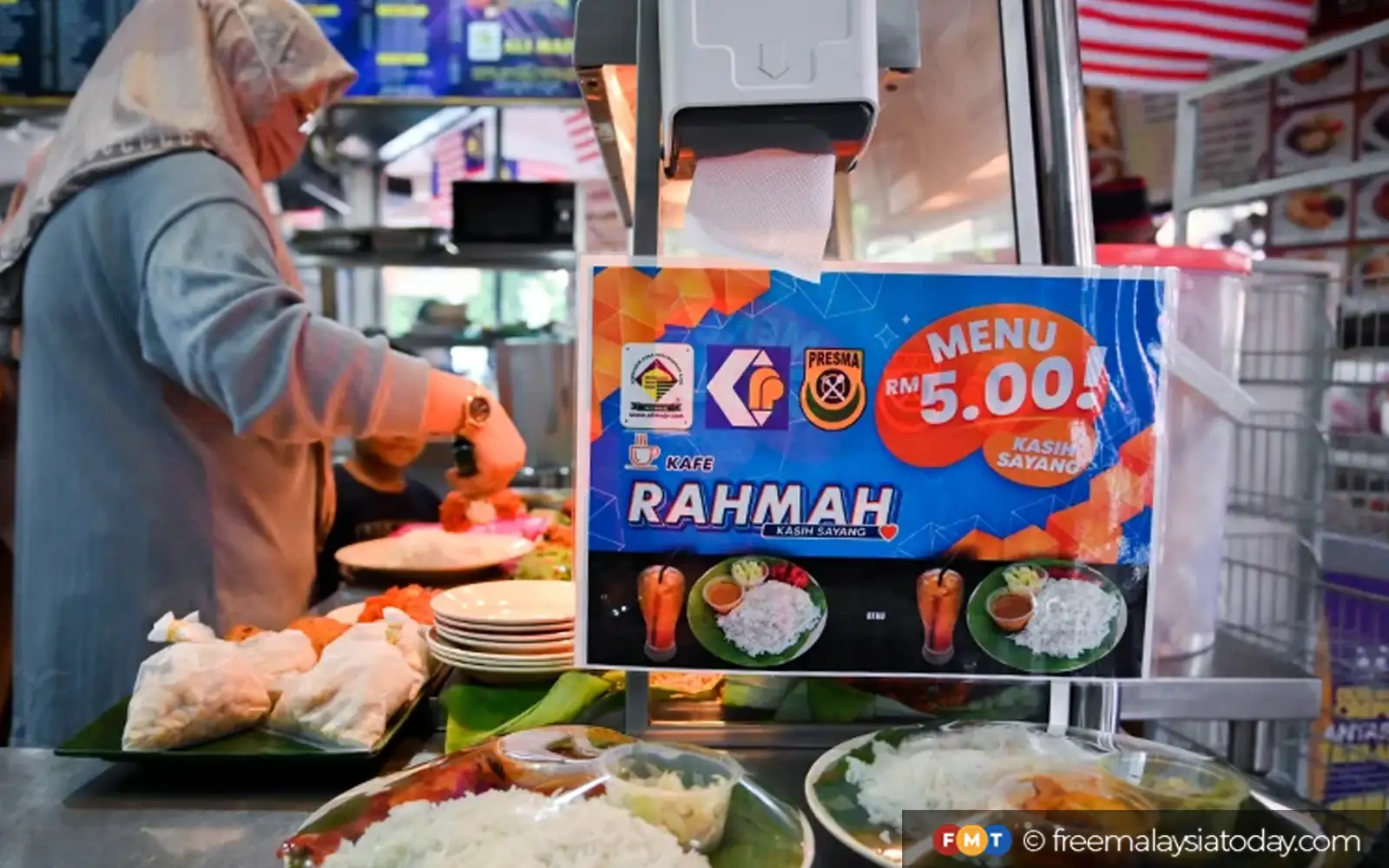 Hawkers, food truck vendors to also get Menu Rahmah discount cards | FMT