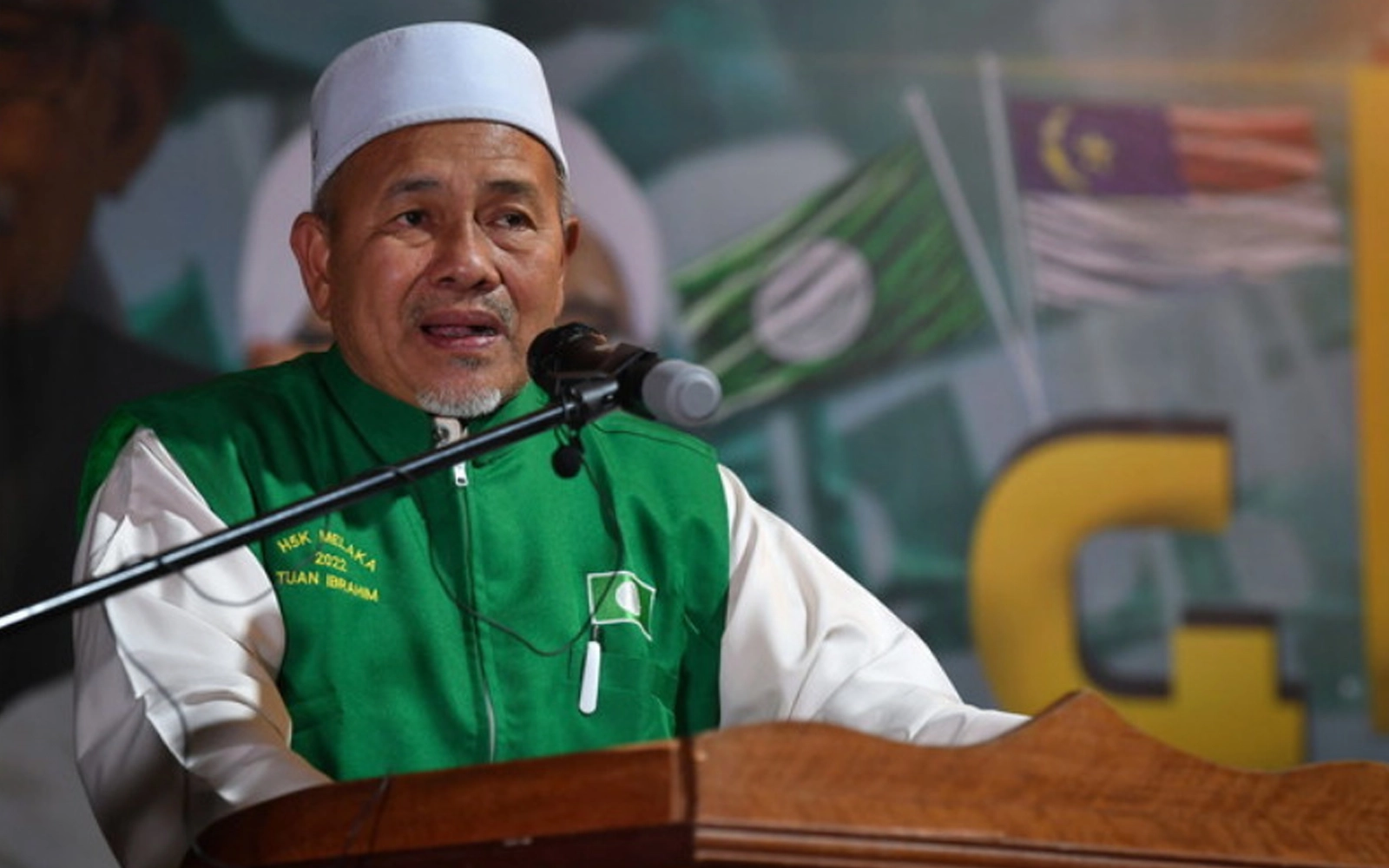 Talking about ‘halal’ and ‘haram’ doesn’t make PAS extreme, says Tuan Ibrahim