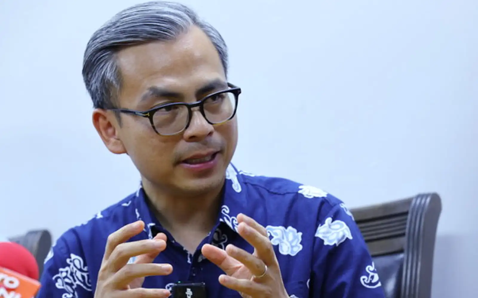 35% pay rise in 2007 was only for lowest grade, says Fahmi