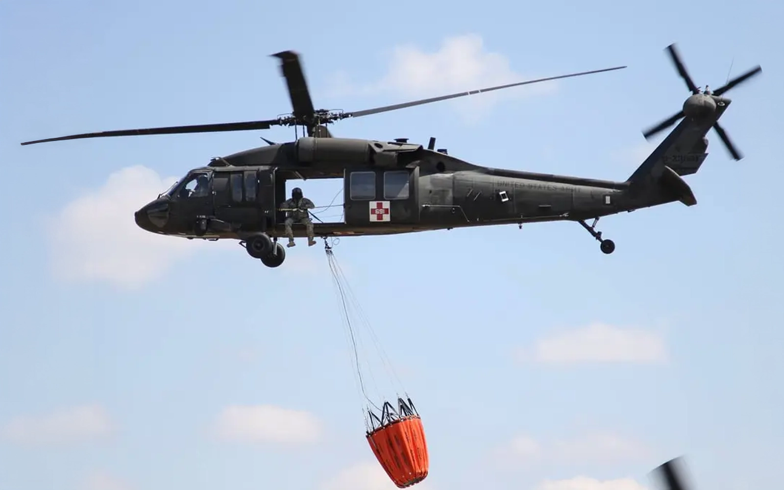 Batal kontrak jika pembekal gagal hantar Black Hawk bulan depan, kata Khaled