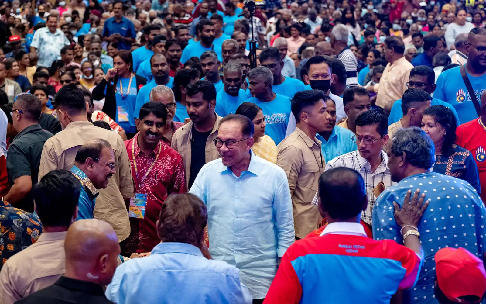 My govt has never sidelined Indian community, insists Anwar | FMT