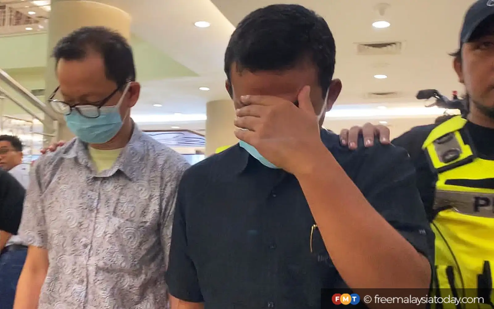 Senior CCID Cops Deny Taking RM1 Million In Bribes | FMT