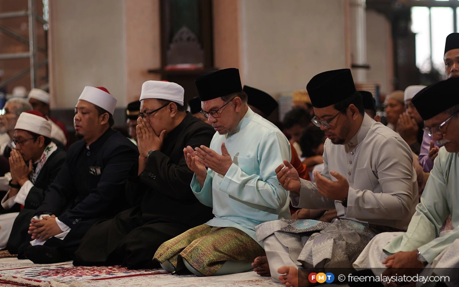 Hayati kesederhanaan ibadah haji, usah terpukau kemewahan dunia, kata Anwar